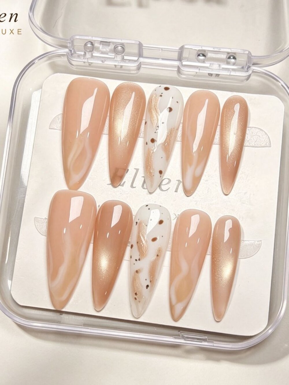 Elegant Nude And White Cat Eye Stiletto Handmade Press On Nails